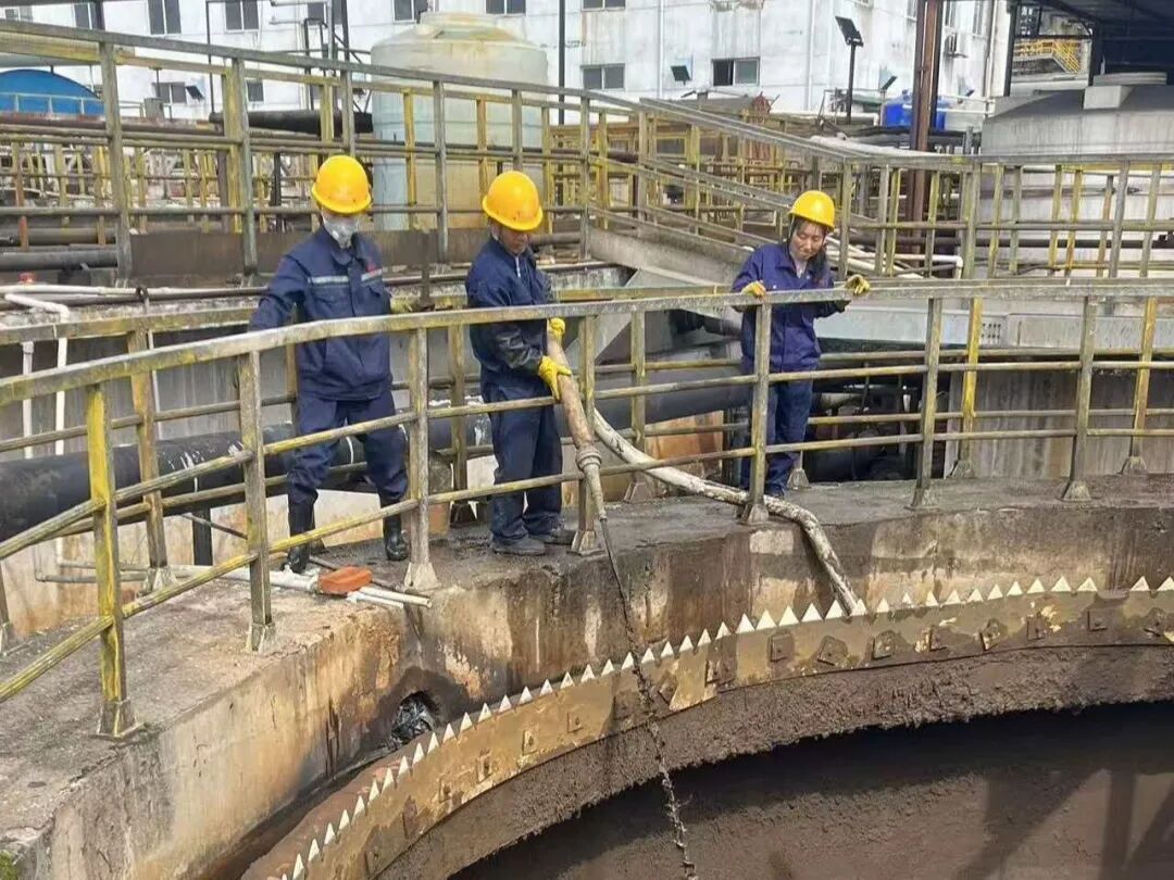 樟树事业部化验班顺利完成混沉池清洗